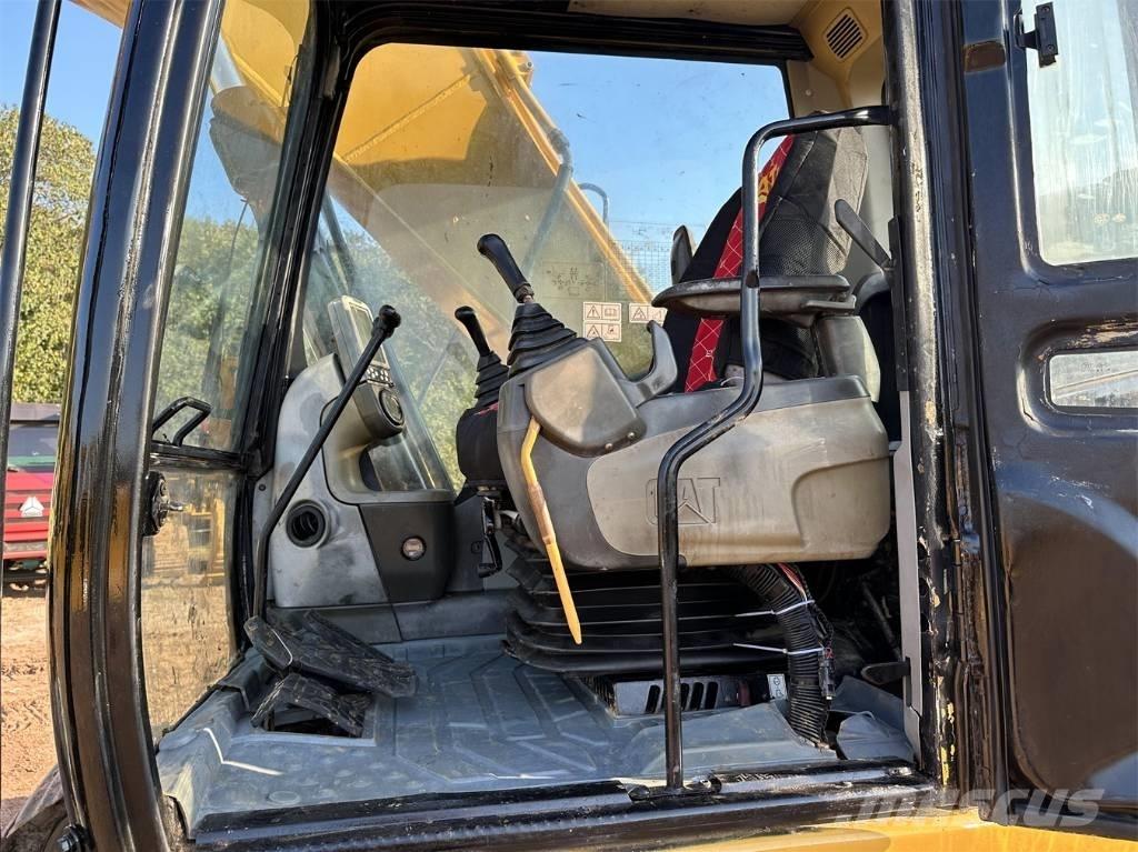 CAT 320 D Telakaivukoneet