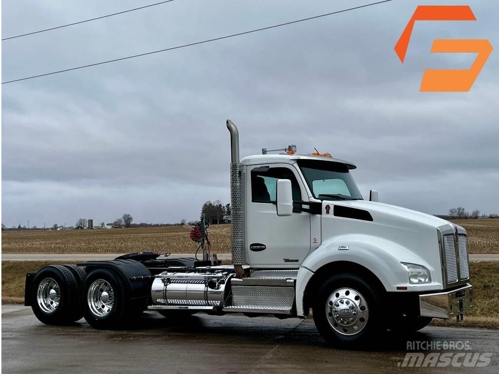 Kenworth T 880 Vetopöytäautot