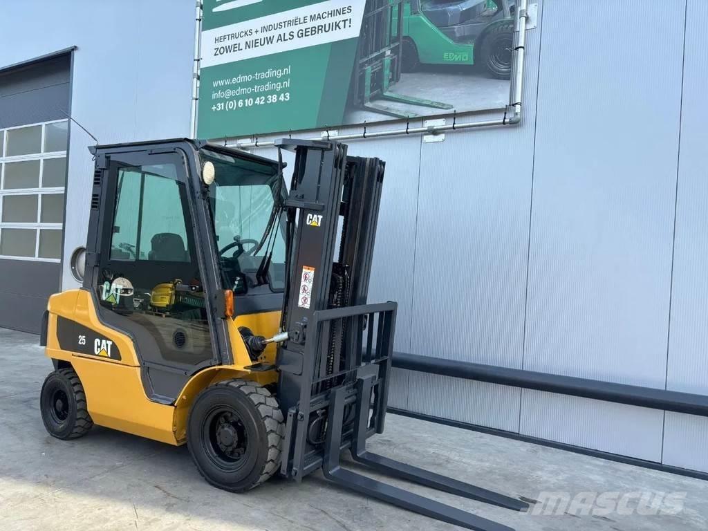 CAT GP25N Heftruck Nestekaasutrukit