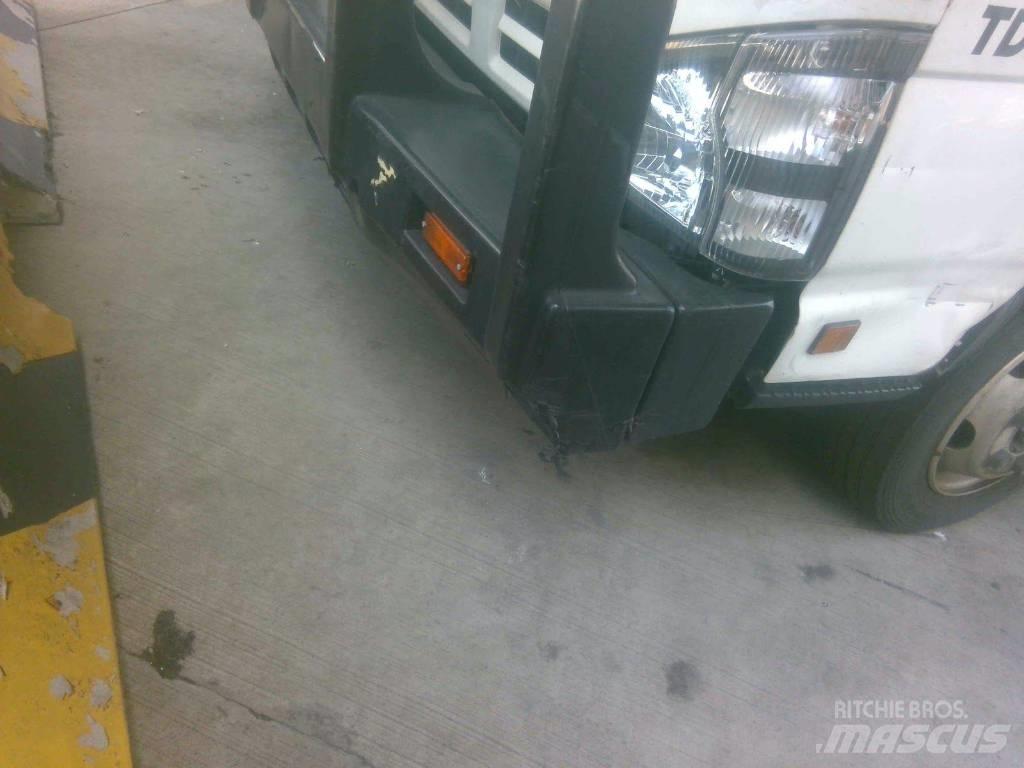 Isuzu NPR Säiliöautot