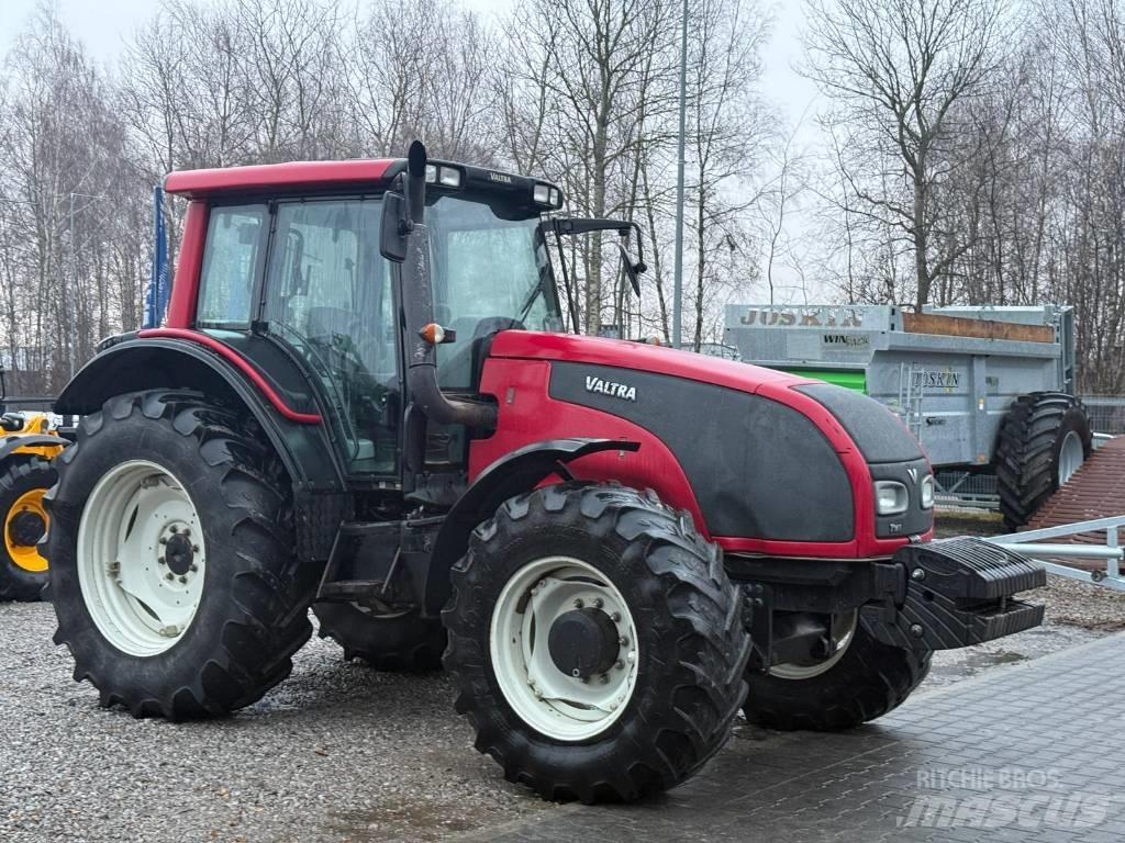 Valtra T 161 Traktorit