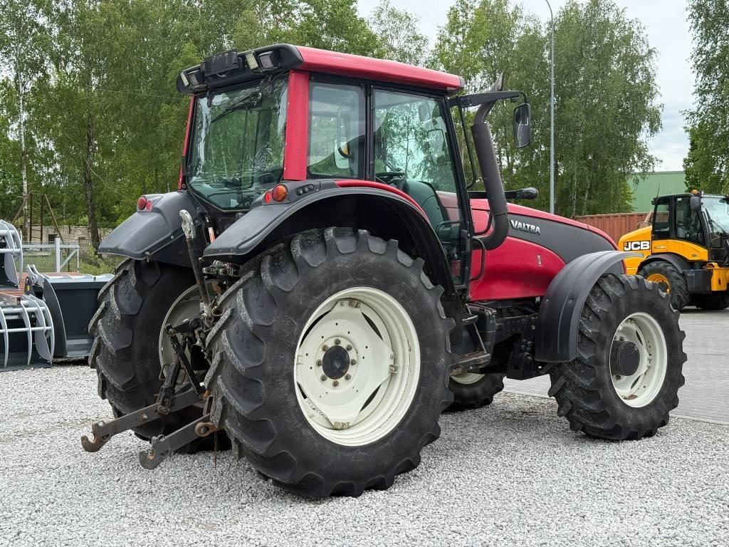 Valtra T 161 Traktorit