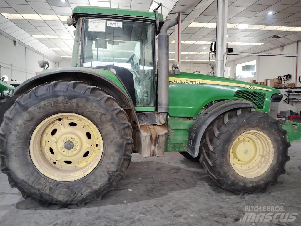 John Deere 8520 Traktorit