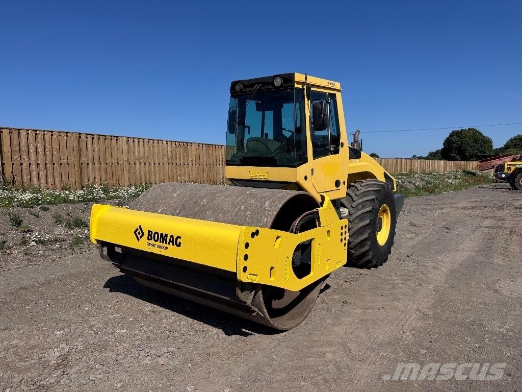 Bomag BW 213 D H-4 Yksivalssijyrät