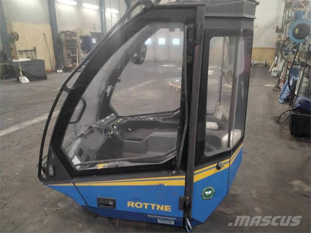 Rottne H20 Ohjaamo ja sisusta