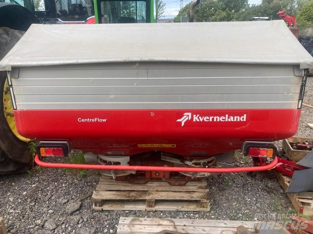 Kverneland CL1300 Lannoitteenlevittimet