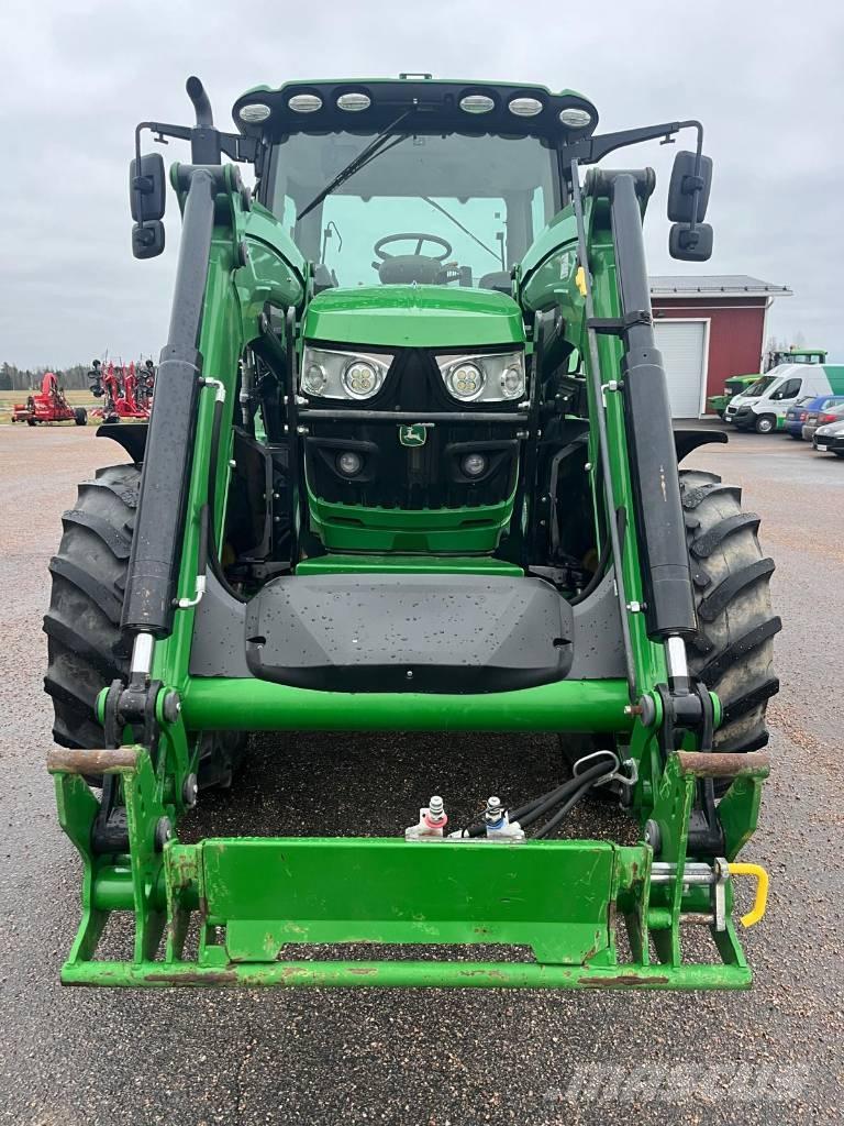 John Deere 6130 R Traktorit