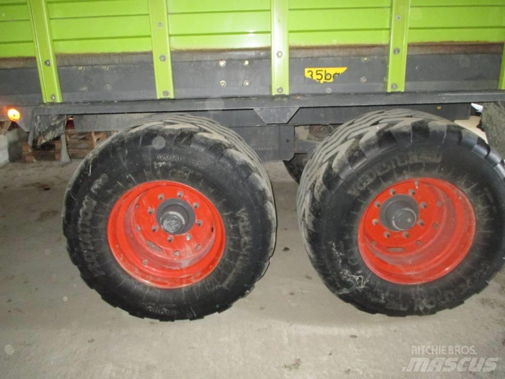 CLAAS Quantum 4700 Keräävät noukinvaunut ja silppurivaunut