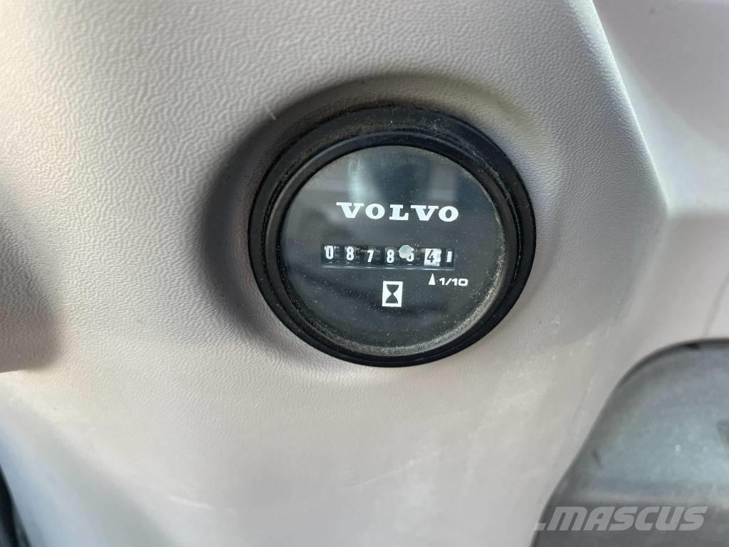 Volvo ECR235EL Telakaivukoneet