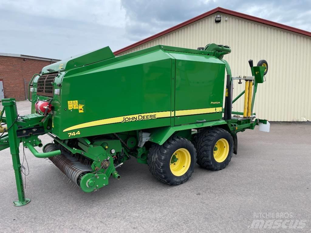 John Deere 744 H Pyöröpaalaimet