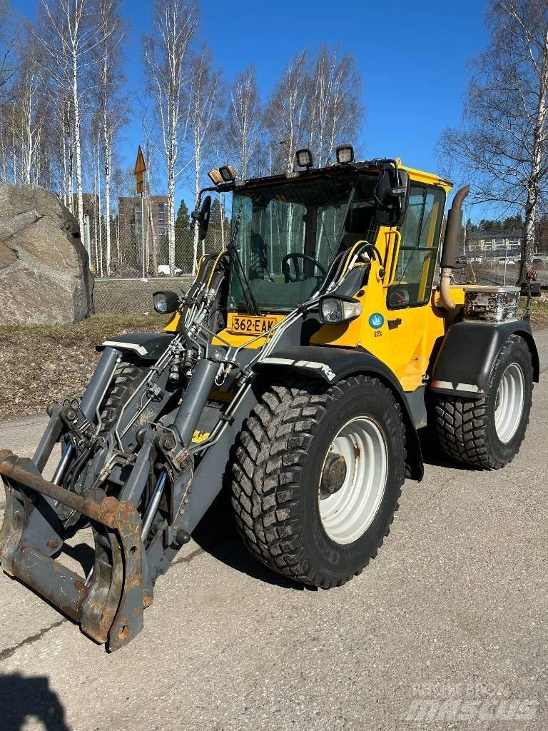 Wille 625C Taajamatraktorit
