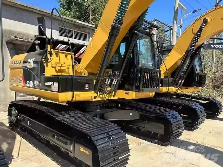CAT CAT320D2 Midikaivukoneet 7t - 12t