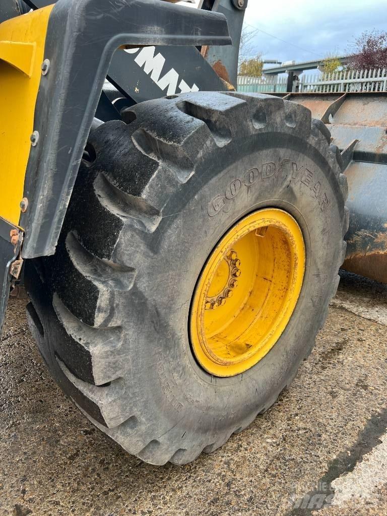 Komatsu WA320PZ-6 Pyöräkuormaajat