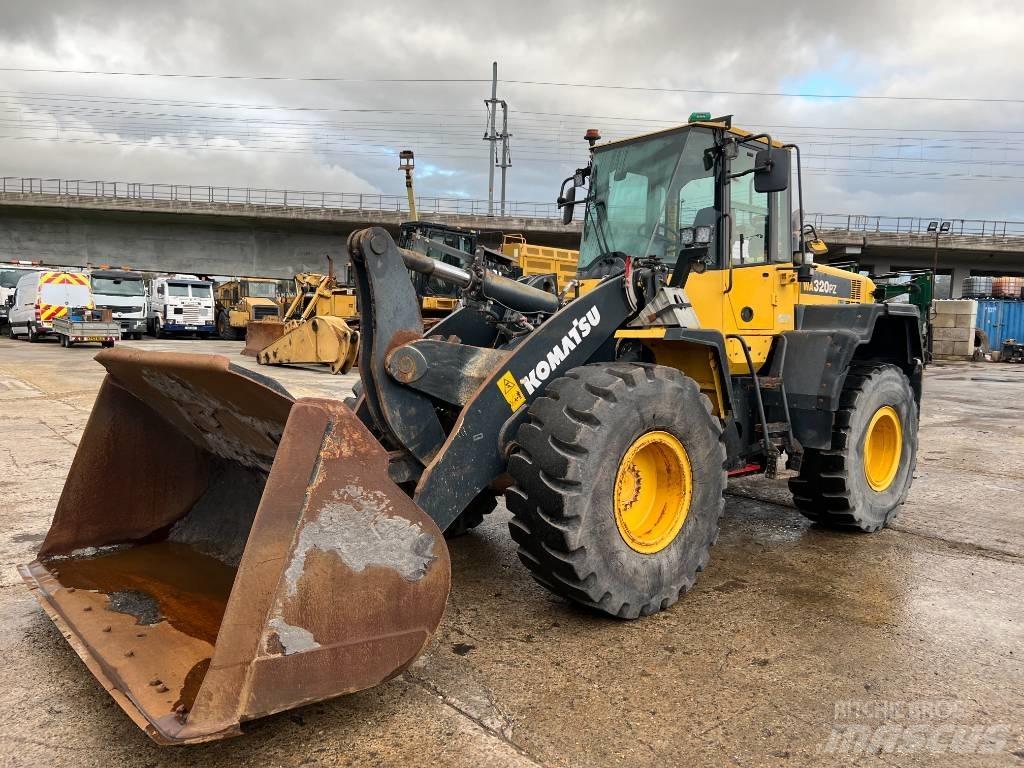 Komatsu WA320PZ-6 Pyöräkuormaajat