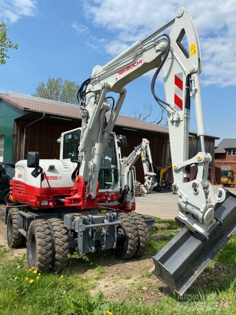 Takeuchi TB295W Pyöräkaivukoneet