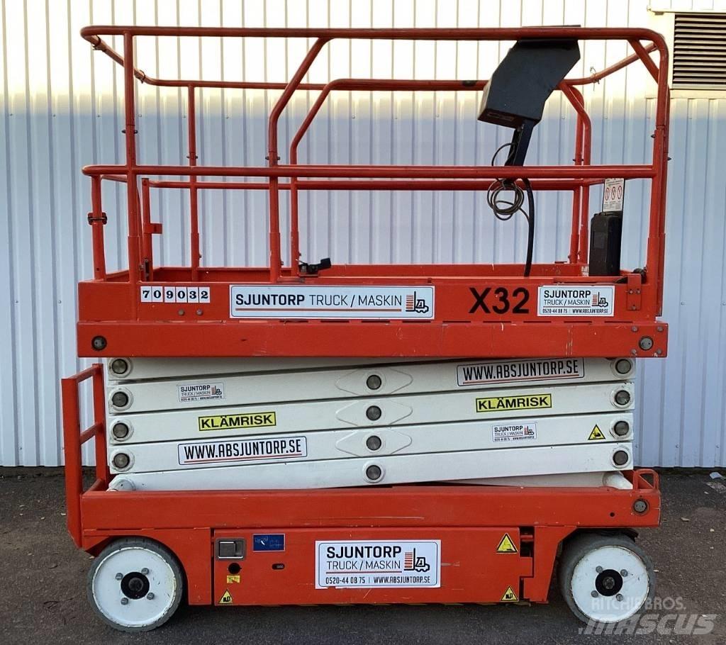 UpRight X32 Saksilavat