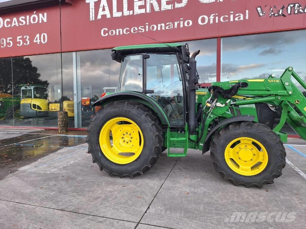John Deere 5100M Traktorit