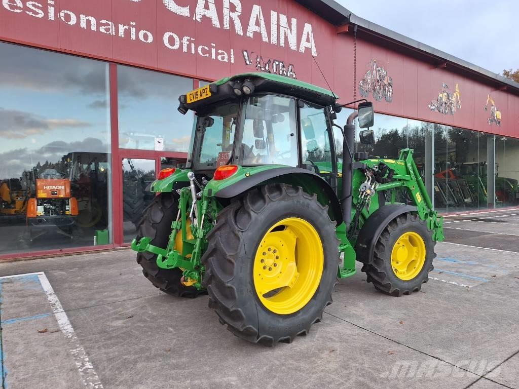 John Deere 5100M Traktorit