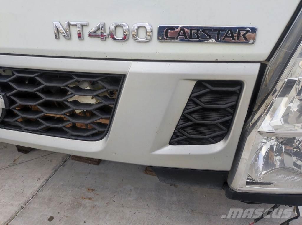 Nissan NT 400 Ohjaamot ja sisustat