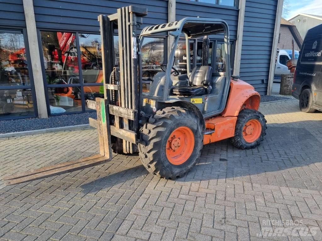 Ausa C 250 H Maastotrukit