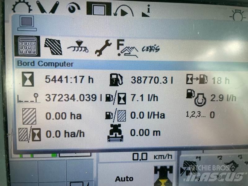 CLAAS ARION 550 Traktorit