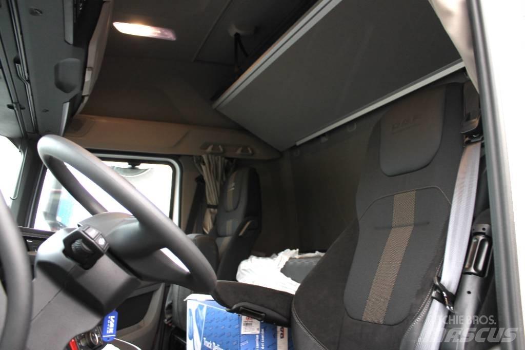 DAF XF530 FAS Kontti-/tasonostoautot