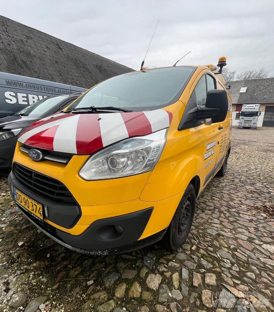 Ford Transit Custom Henkilöautot