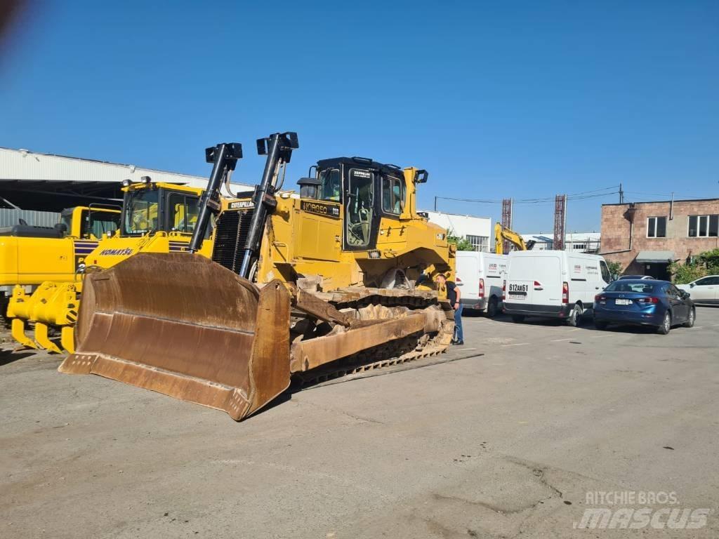 CAT D8R Telaketjupuskutraktorit