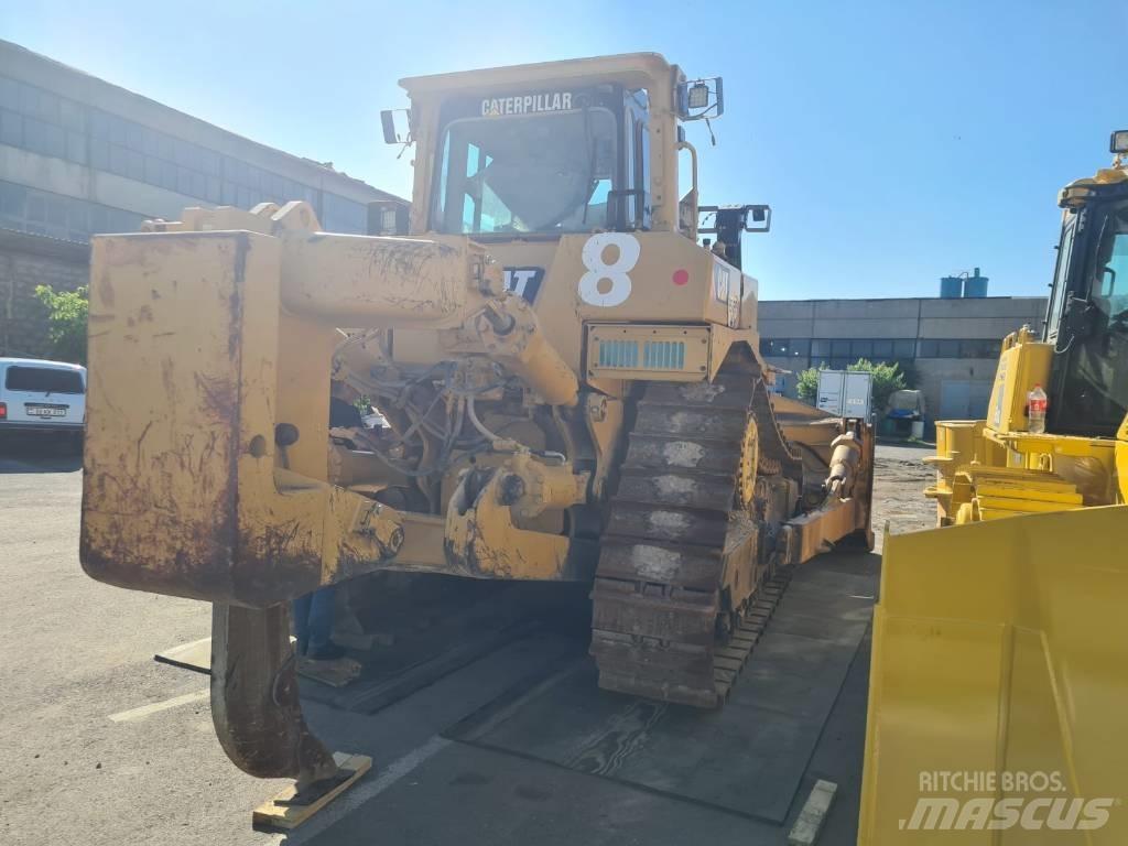 CAT D8R Telaketjupuskutraktorit