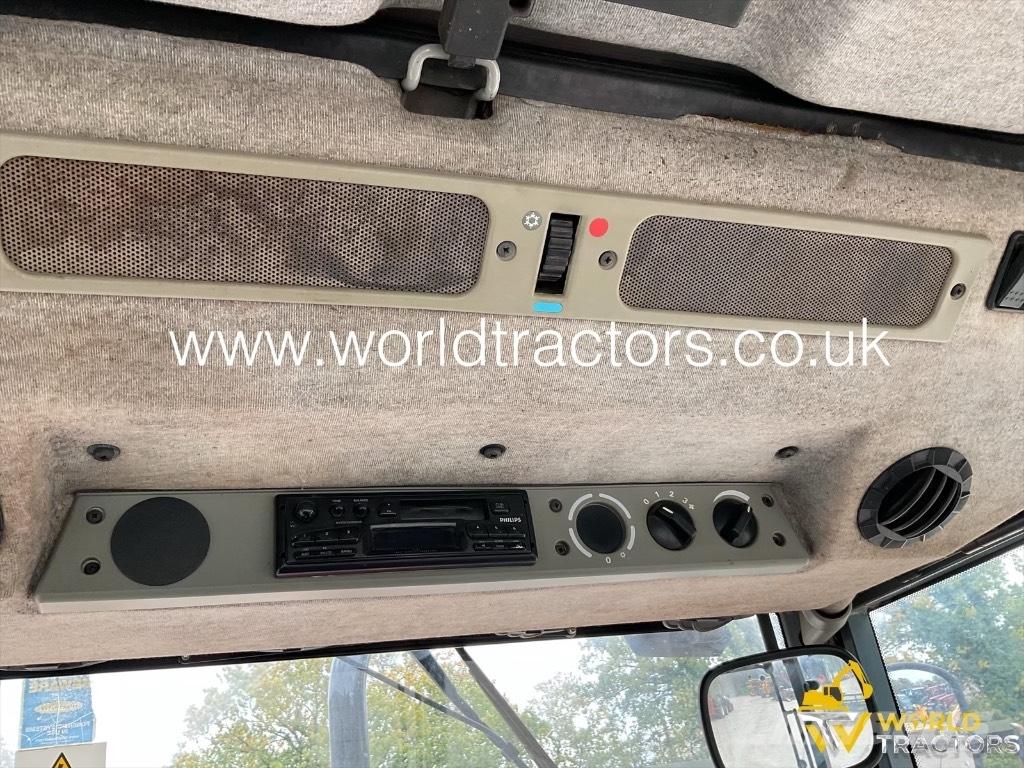 Massey Ferguson 4235 Traktorit