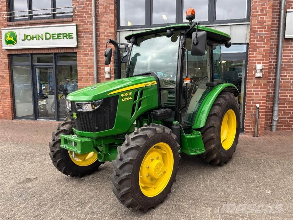 John Deere 5058E Traktorit