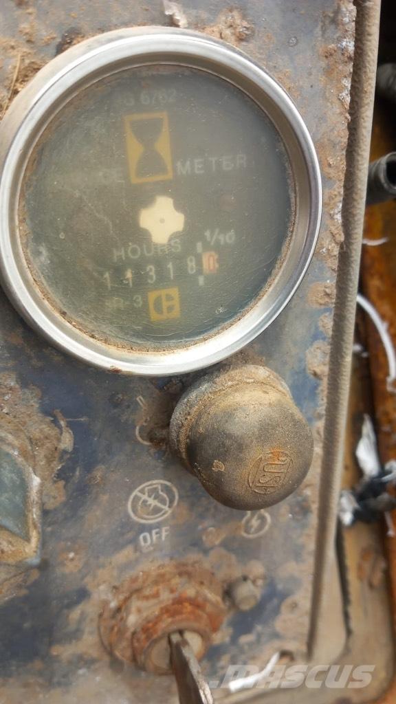 CAT 953 Telakuormaajat