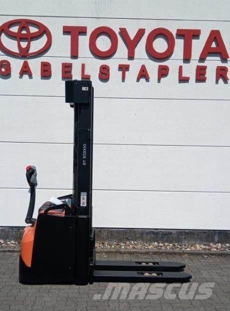 Toyota SPE160L Käyden ajettavat pinoamistrukit