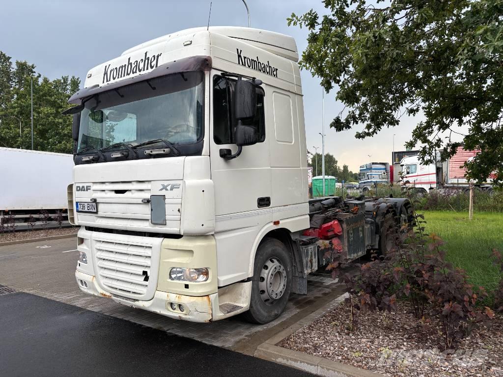 DAF XF 105 Koukkulava kuorma-autot