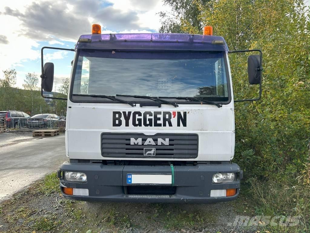 MAN LE 8.180 Nosturiautot