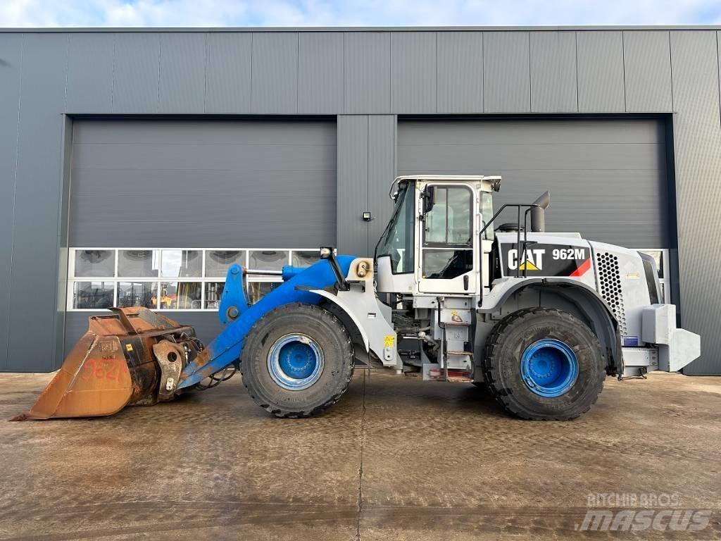 CAT 962 M / **NEW ENGINE** Pyöräkuormaajat