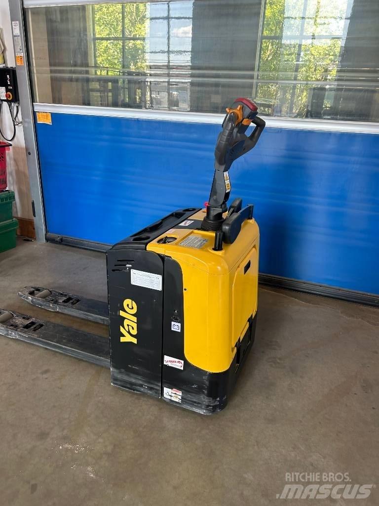 Yale MP20XUX Lavansiirtotrukit ajotasolla