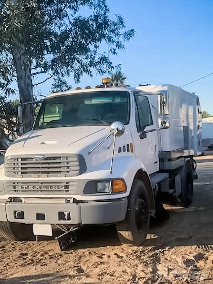 Sterling Acterra Lakaisuautot