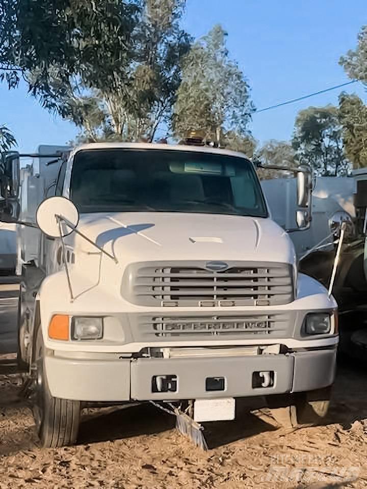 Sterling Acterra Lakaisuautot