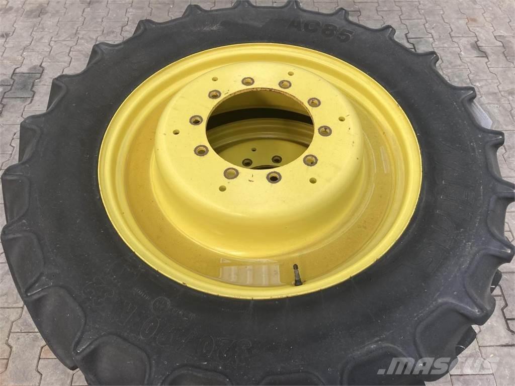 Mitas 320/90R32 Renkaat ja vanteet