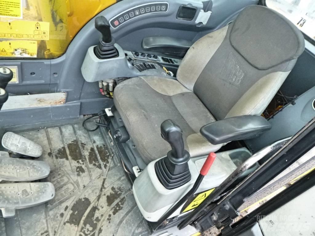 JCB JS 145 LC Telakaivukoneet