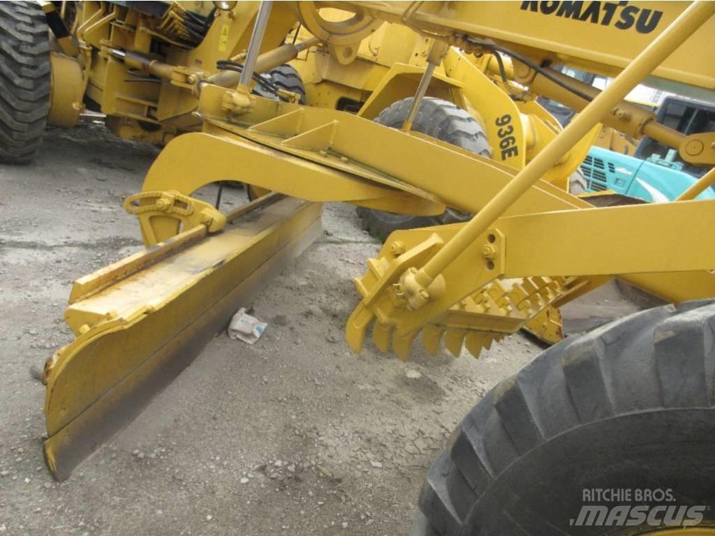 Komatsu GD 623 Tiehöylät