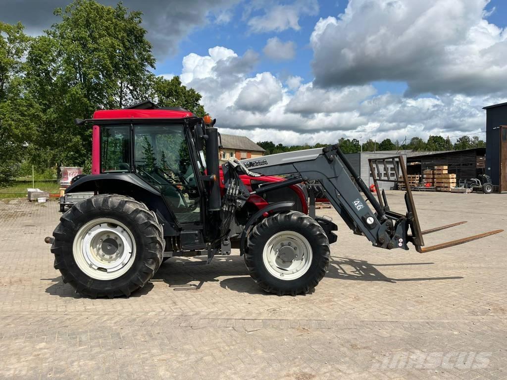 Valtra A 93 Traktorit