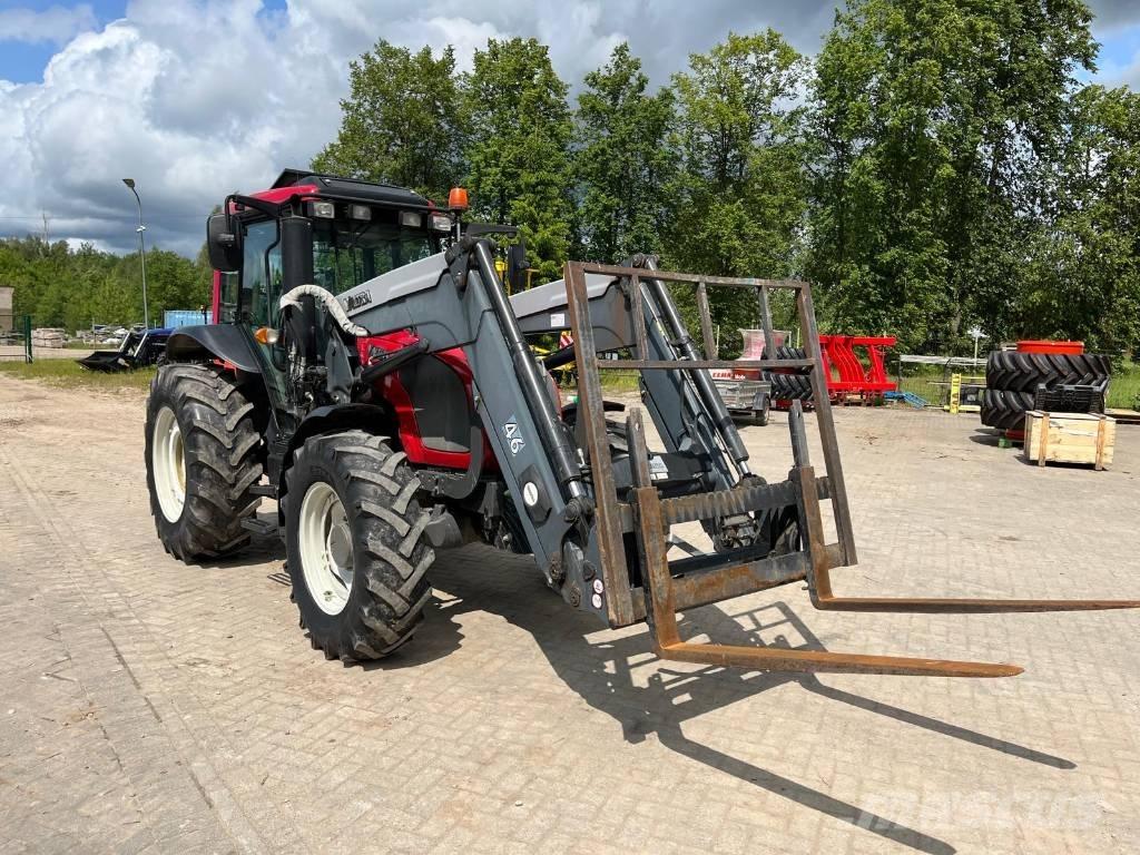 Valtra A 93 Traktorit