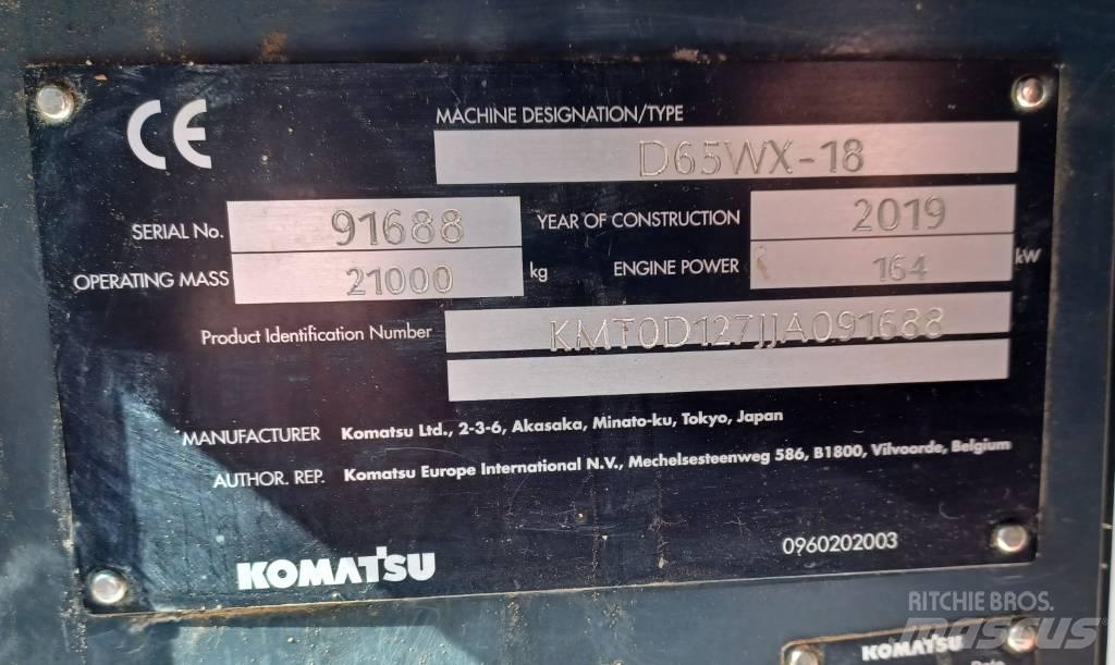Komatsu D65WX-18 Telaketjupuskutraktorit