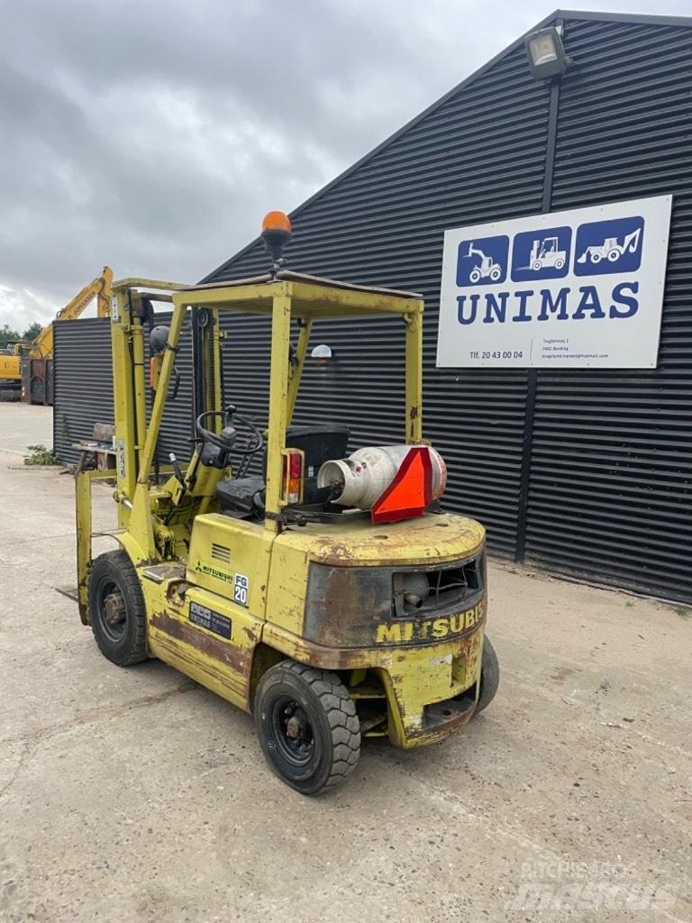 Mitsubishi FG20 Nestekaasutrukit