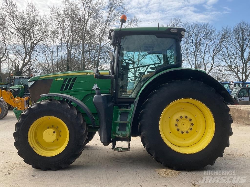 John Deere 6170 R Traktorit