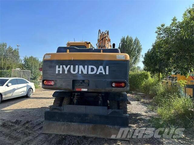 Hyundai 210W Pyöräkaivukoneet