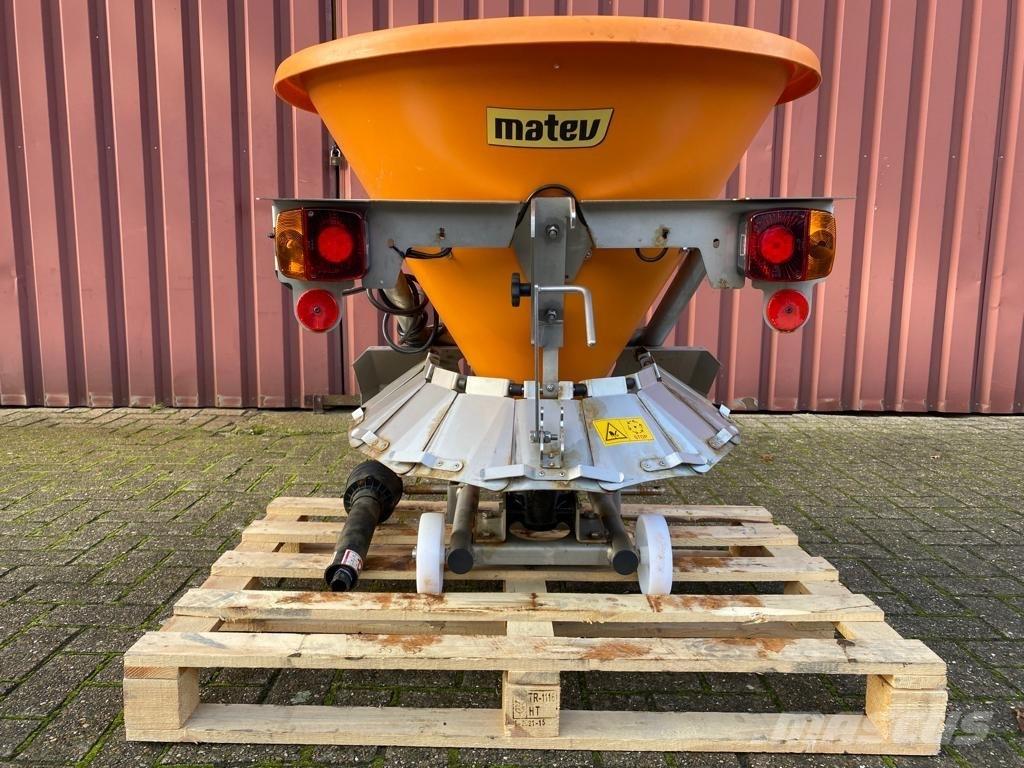 Matev SPR-H/M 125 Taajamatraktorien varusteet