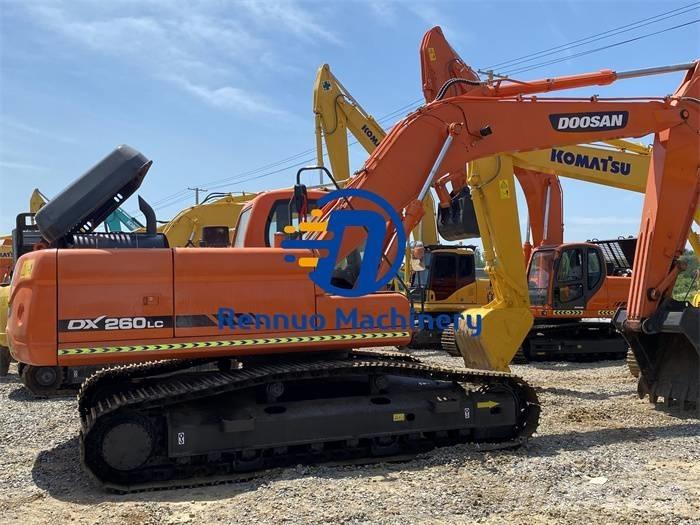 Doosan DX 260LC Telakaivukoneet